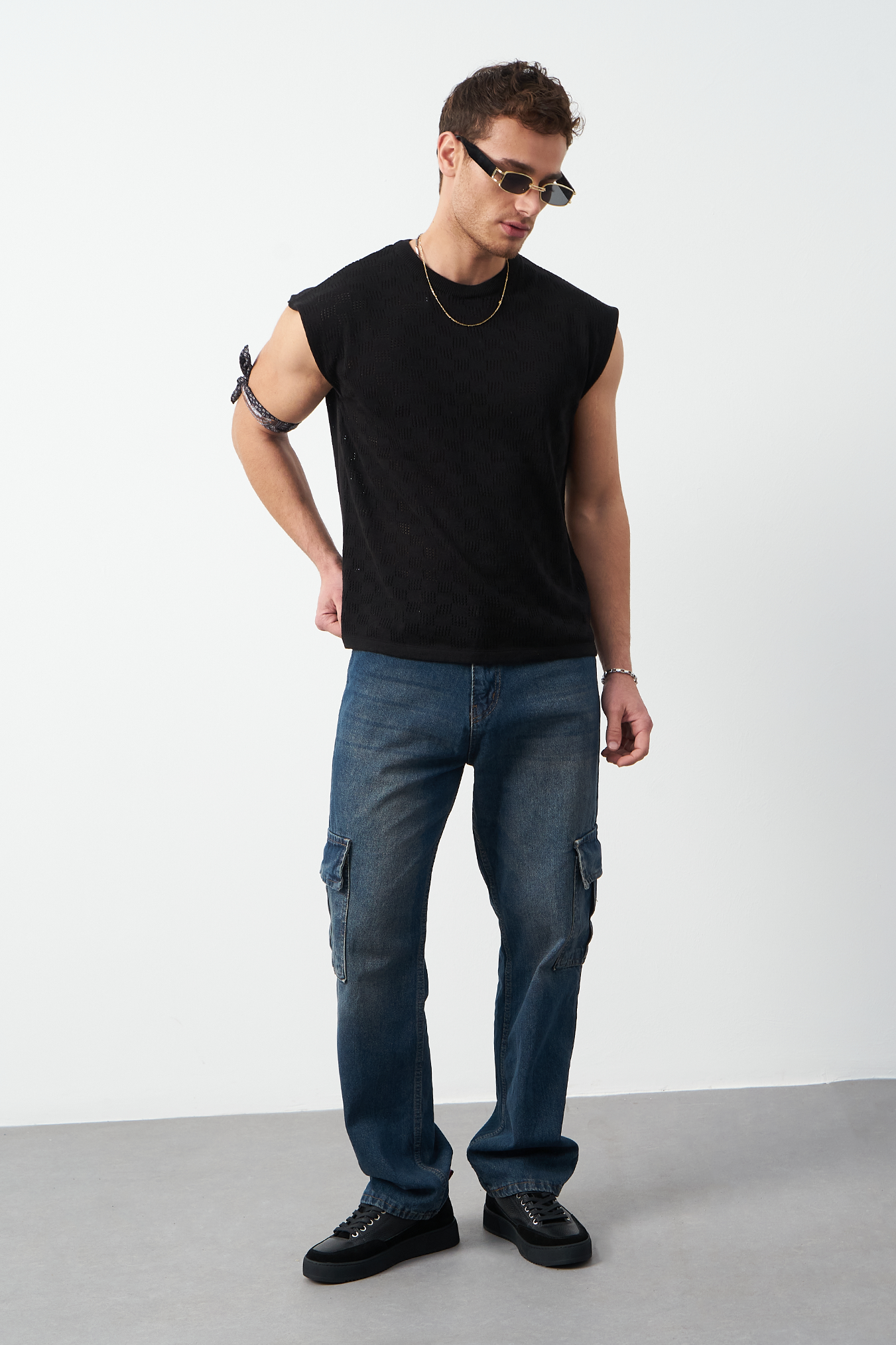 Patterned Oversized Sleeveless Knit Men's T-Shirt