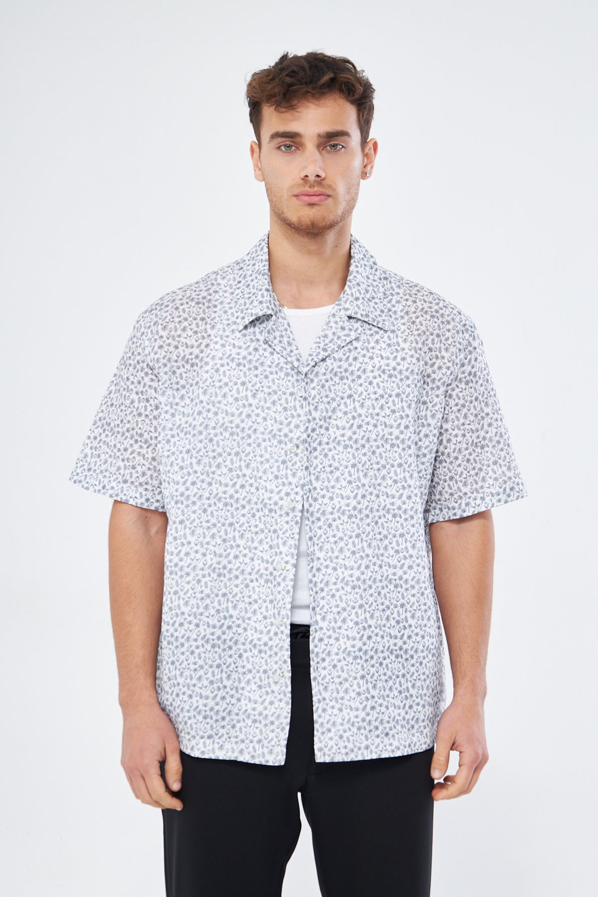 Side view palm casual button down shirt, oversized fit Cuban collar modern tropical print men