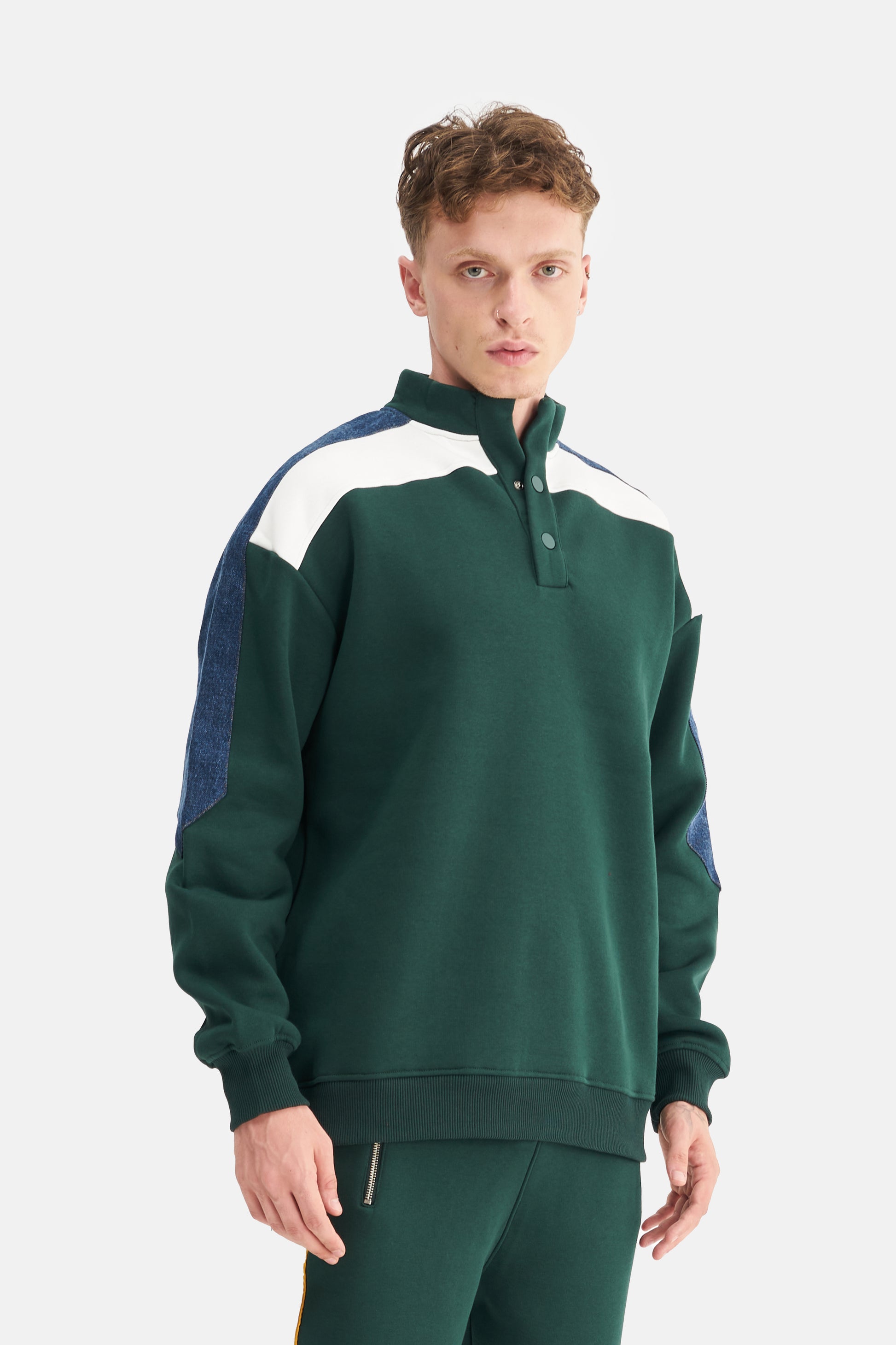 Mesfeno Men's Oversized Sweatshirt with Contrast Sleeve Detail
