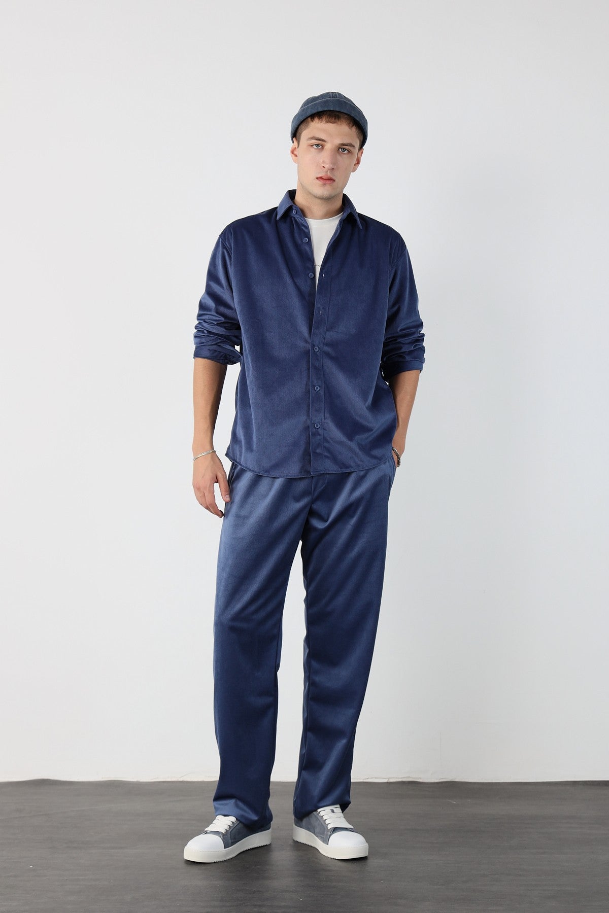 Thin Ribbed Oversize Velvet Shirt